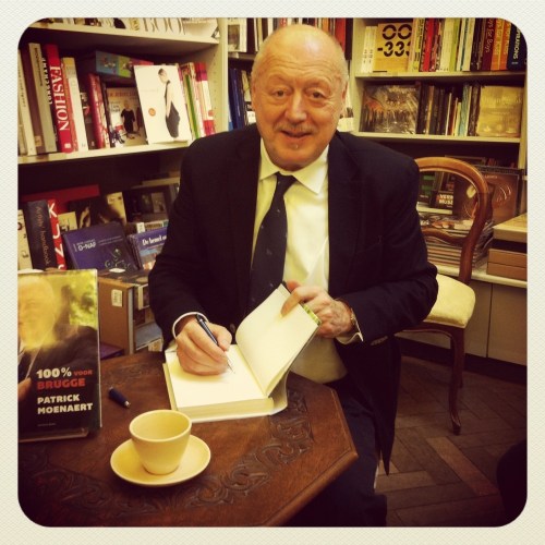 Burgemeester_signeert_10_novem