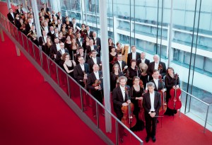 001 Groepsfoto SOV met dirigent HR - SimonVanBoxtel